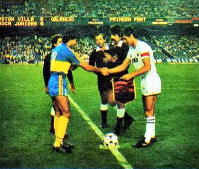 File:Cordoba y mortimer boca v aston villa.jpg