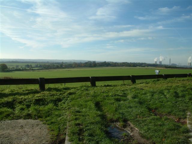 File:Looking South - geograph.org.uk - 78878.jpg