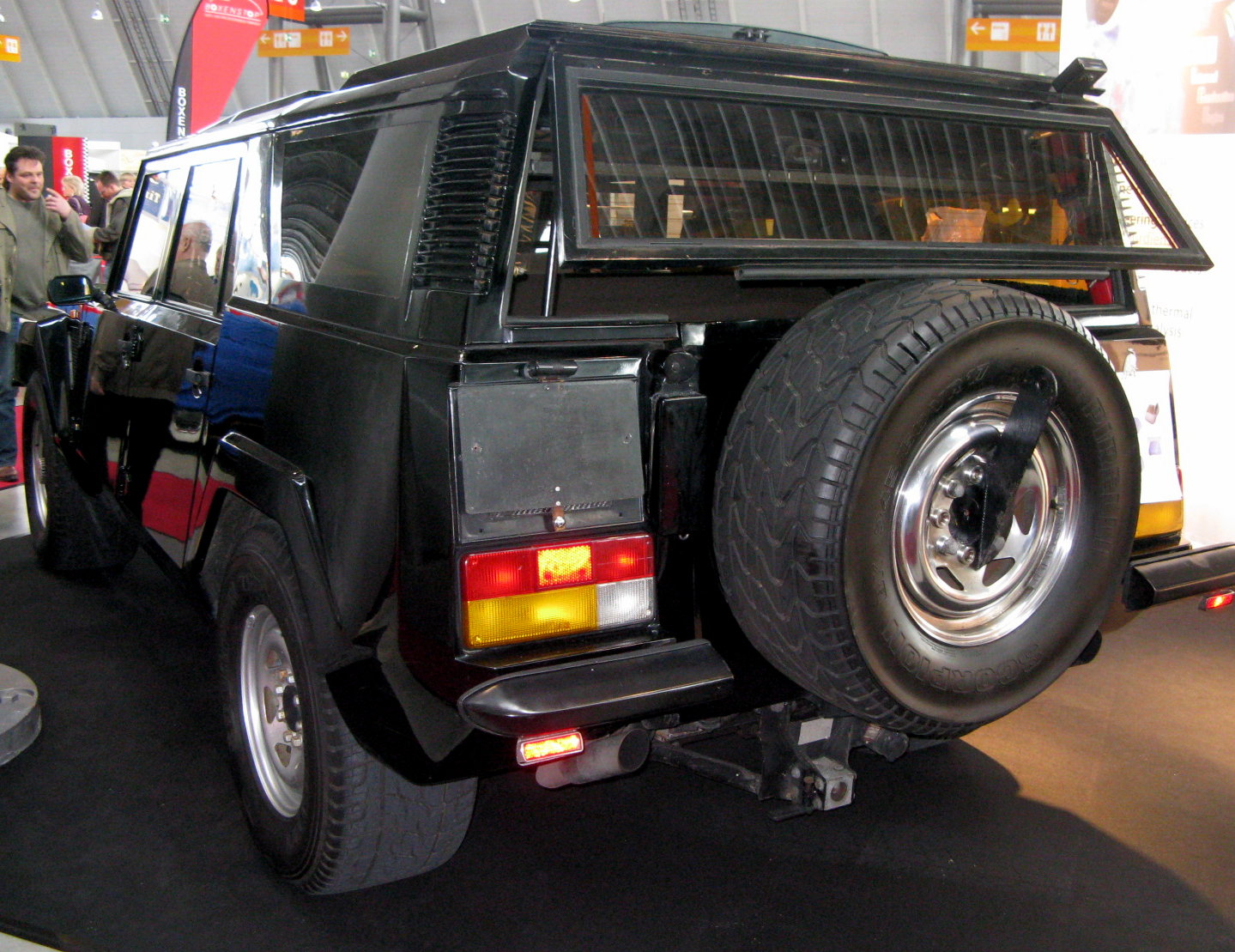 Lamborghini lm002 Army