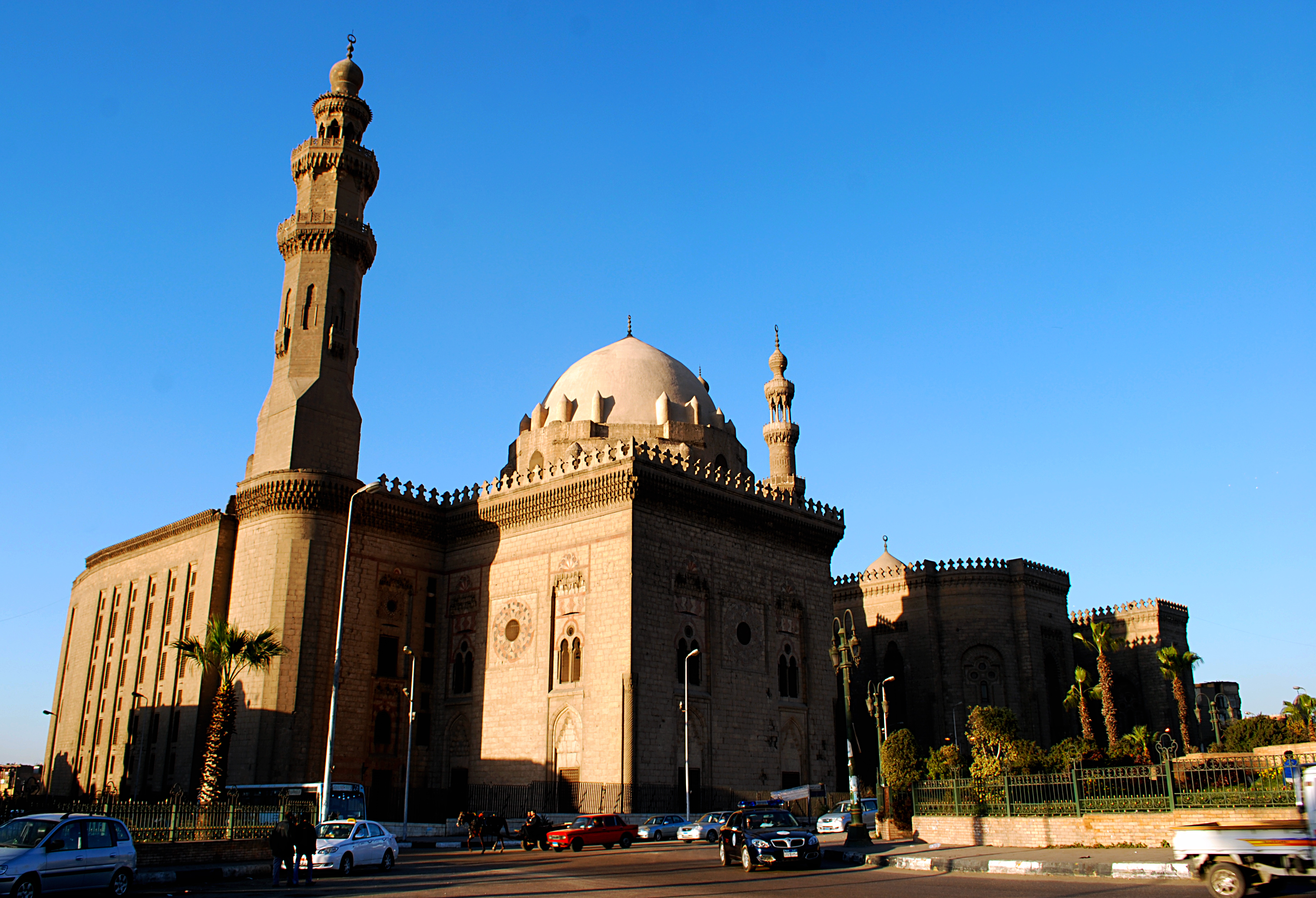 مسجد ومدرسة السلطان الناصر حسن ويكيبيديا