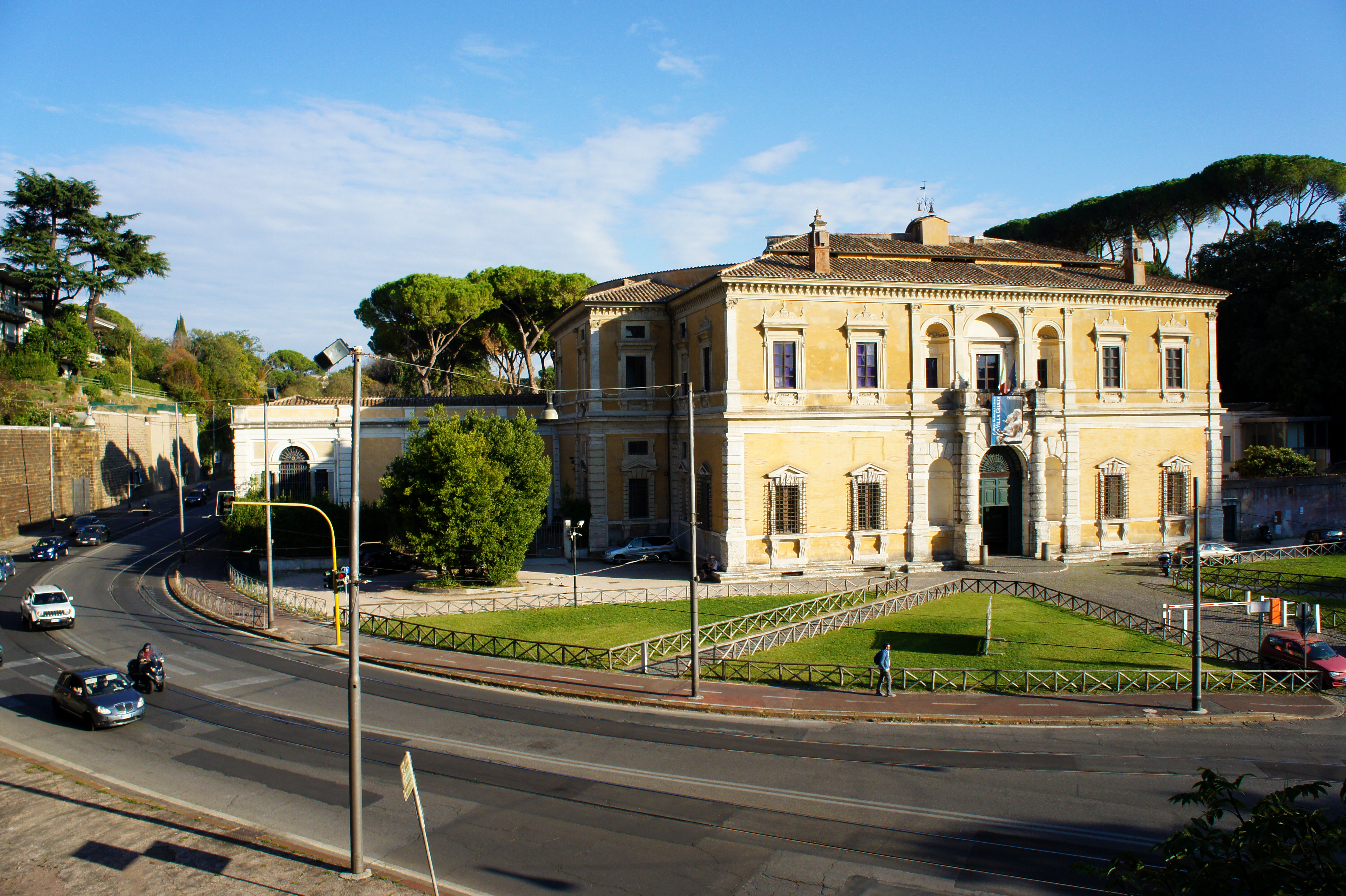File:Museo nazionale etrusco di Villa Giulia - Ingresso e Viale delle Belle  Arti.jpg - Wikimedia Commons
