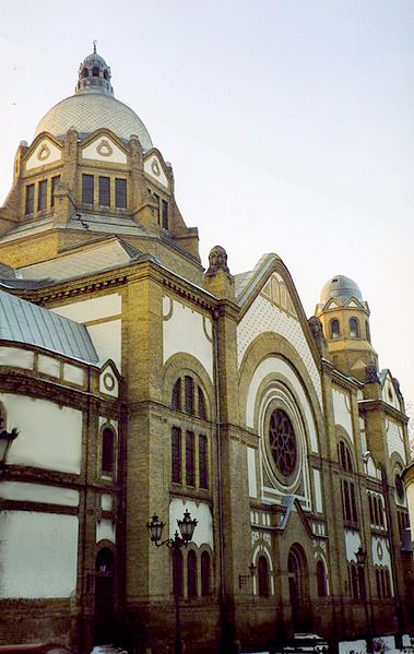 File:NoviSadSynagogue014.jpg