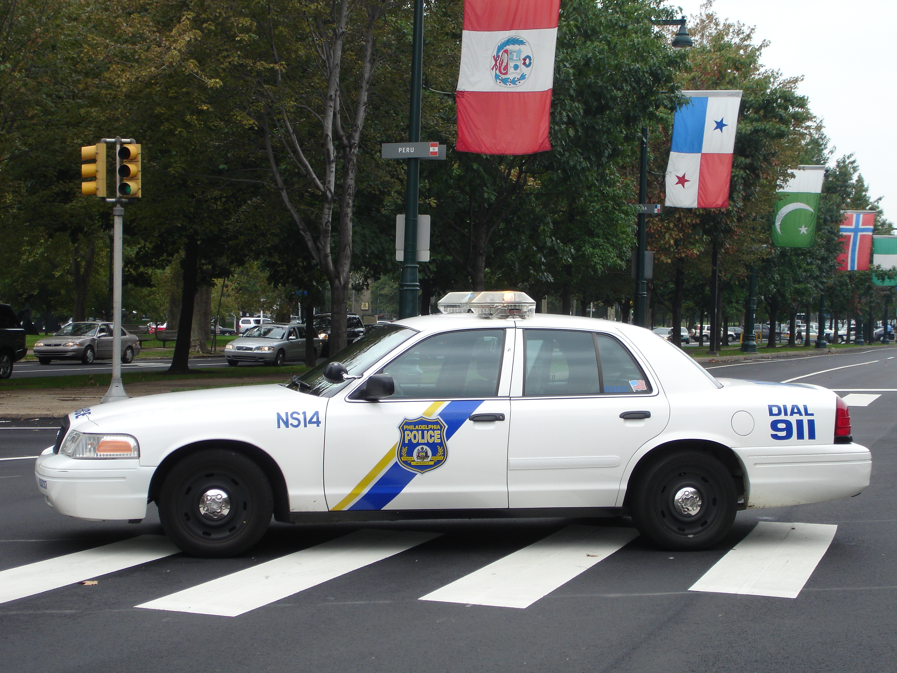 Philadelphia Police - cruiser on Ben Franklin Parkway.jpeg