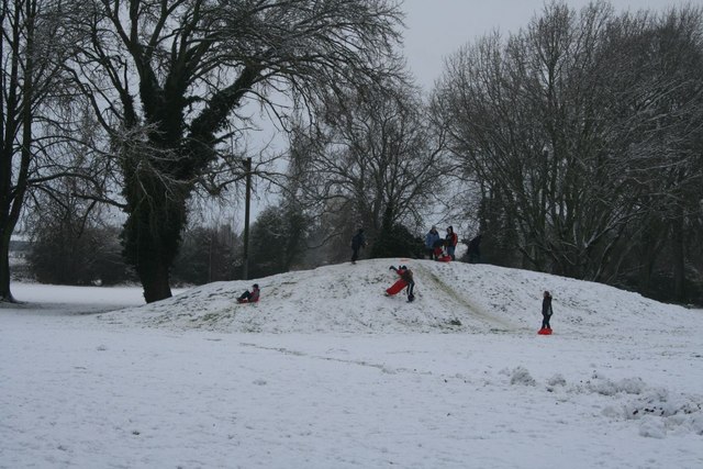 File:Playing on the mound - geograph.org.uk - 1631967.jpg