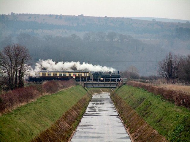 File:River Avill Overflow Bridge - geograph.org.uk - 101631.jpg