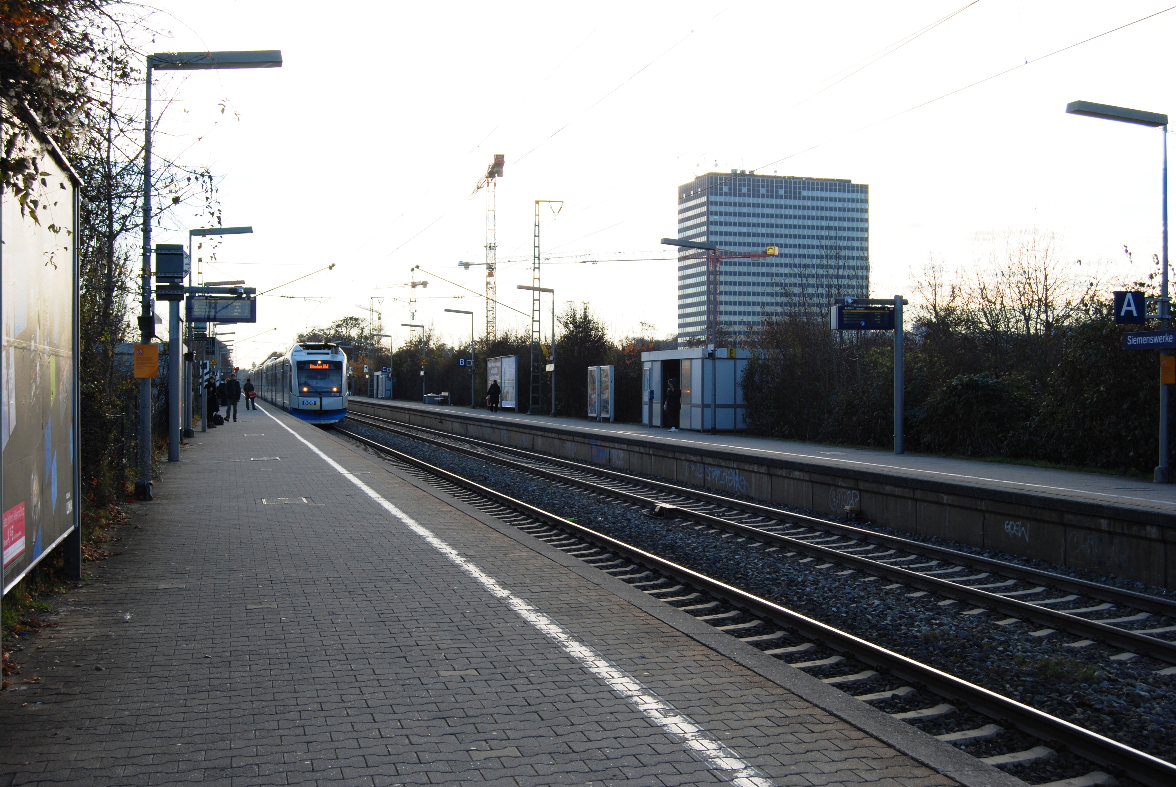 S-Bahnhof_Siemenswerke.jpg