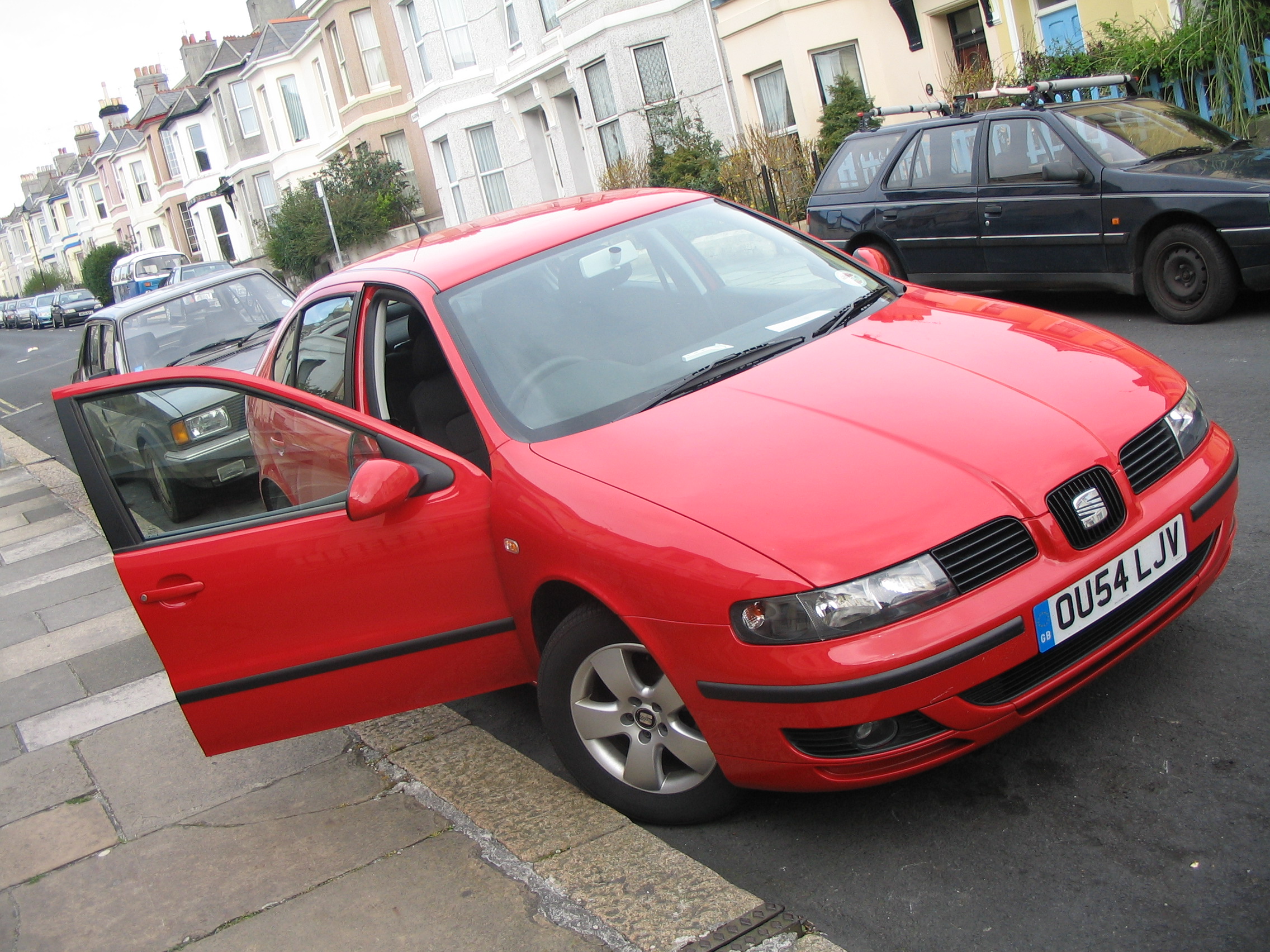 Ægte erotisk tilstrækkelig File:SEAT Leon Mk1 red.jpg - Wikimedia Commons