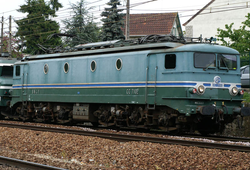 File:SNCF CC 7102 Pk42 Le Mee sur Seine.jpg