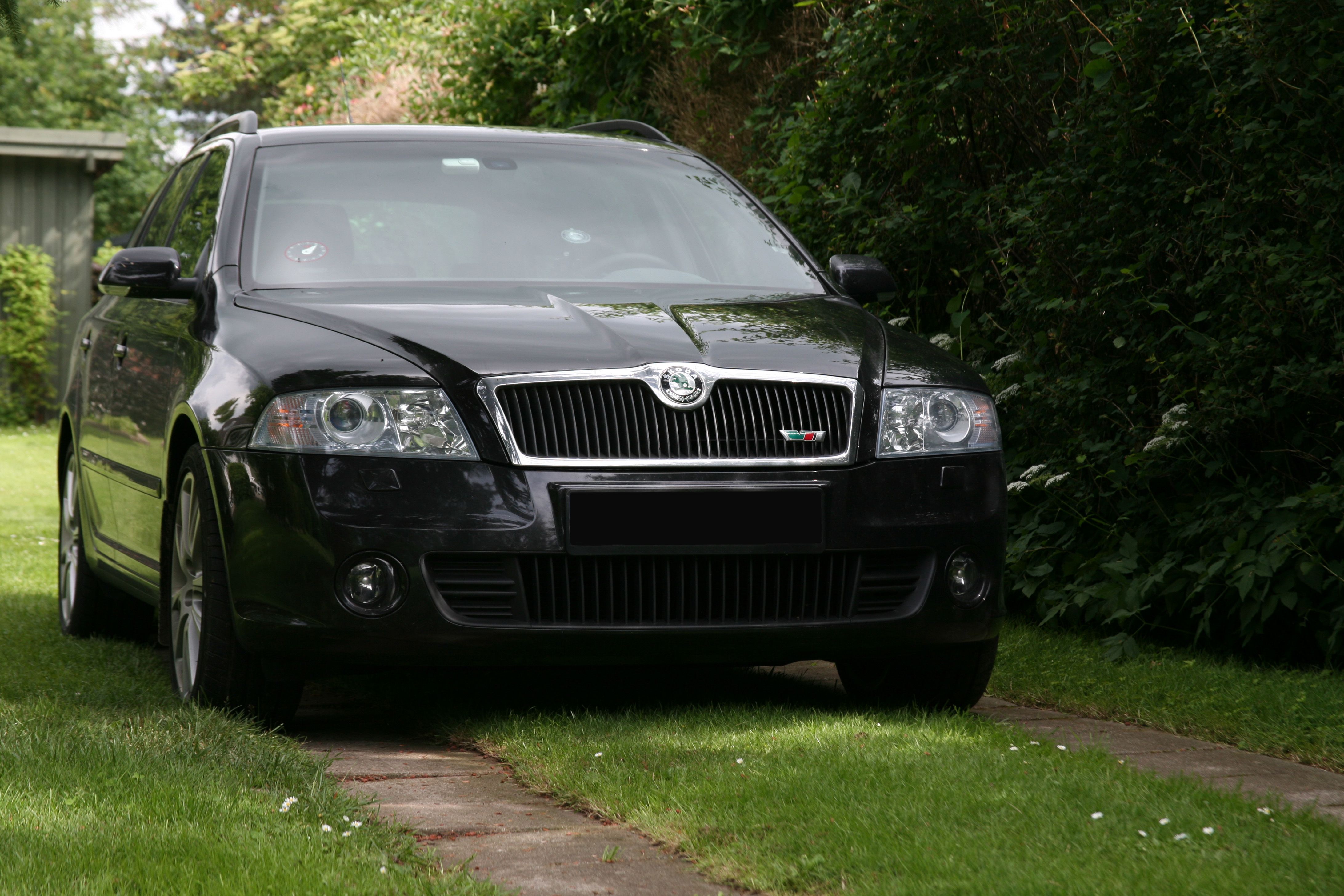 File:Skoda Octavia RS 2007 TRS 070626 012.jpg - Wikimedia Commons