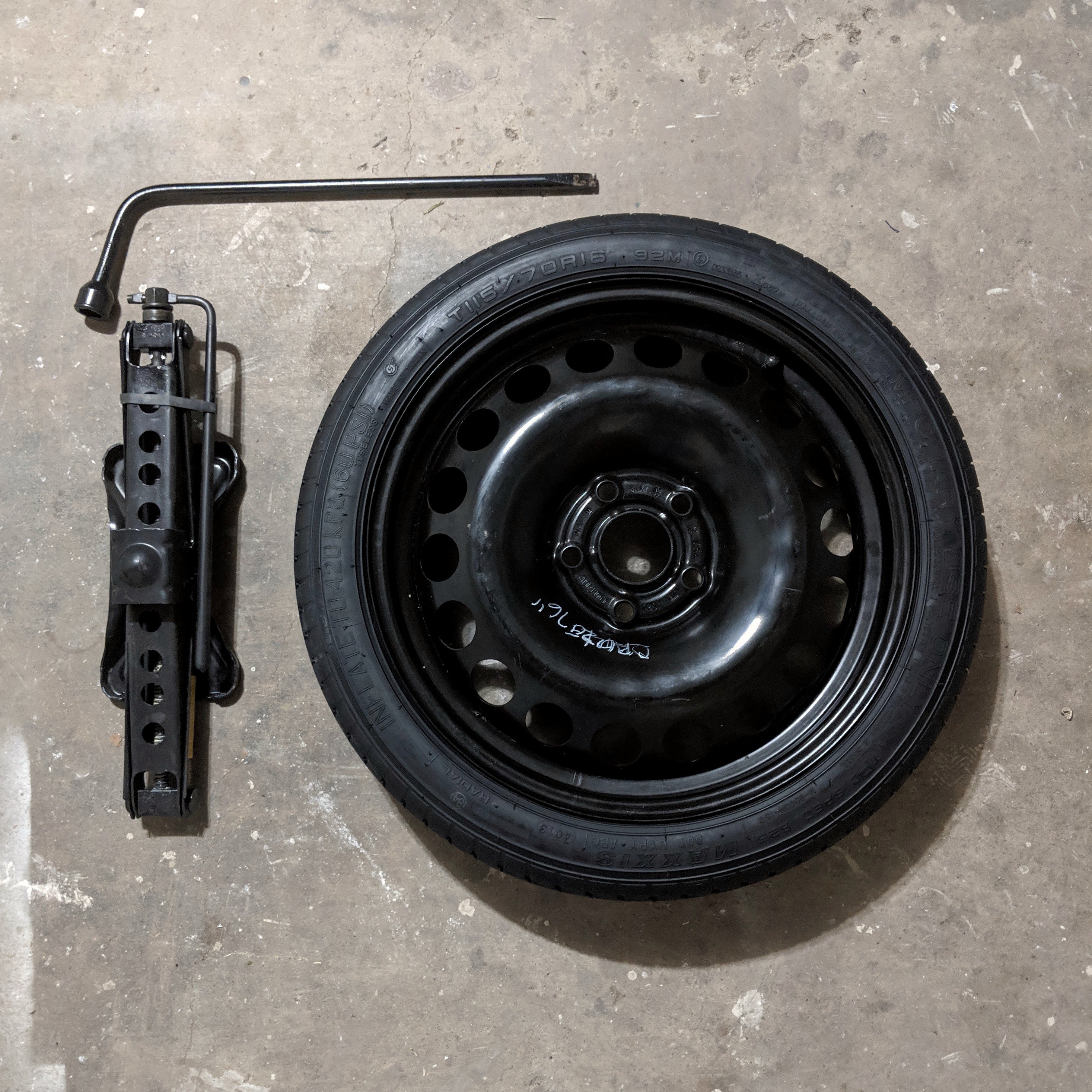 spare tire changing tools