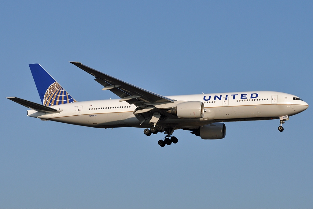 United Airlines Boeing 777 200 Meulemans