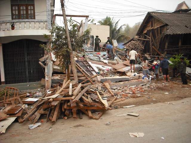 File:VOA Burma earthquake damages06 25Mar11.jpg