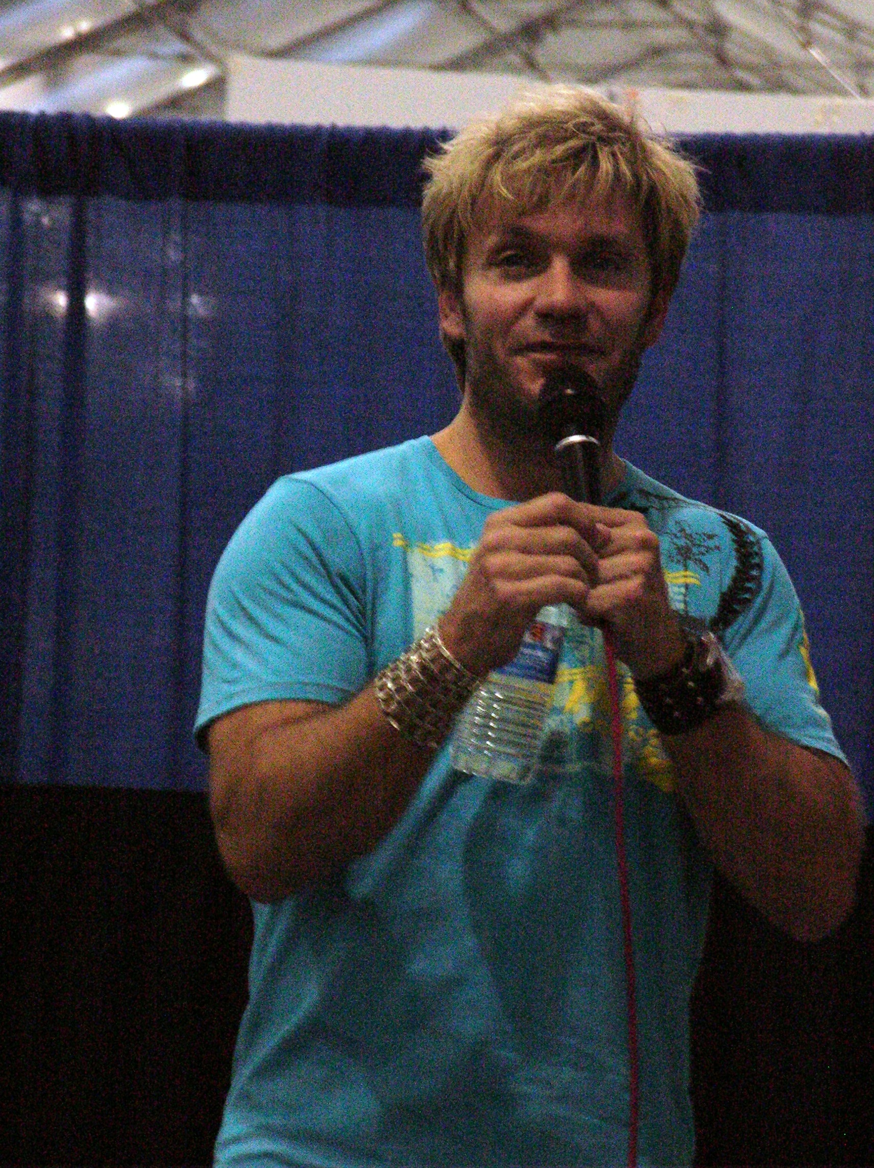 Vic Mignogna jeune