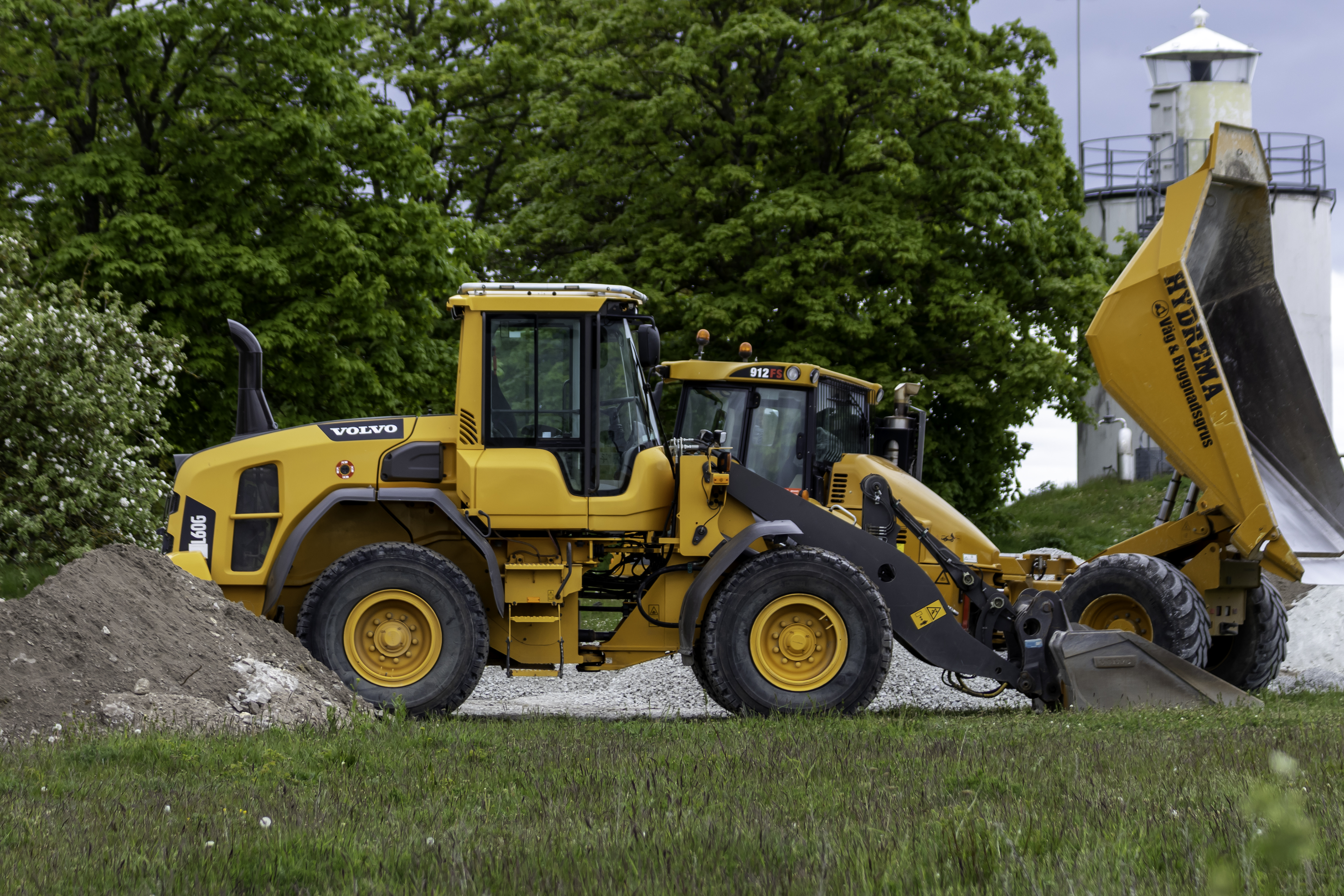 Volvo L60G.jpg. 