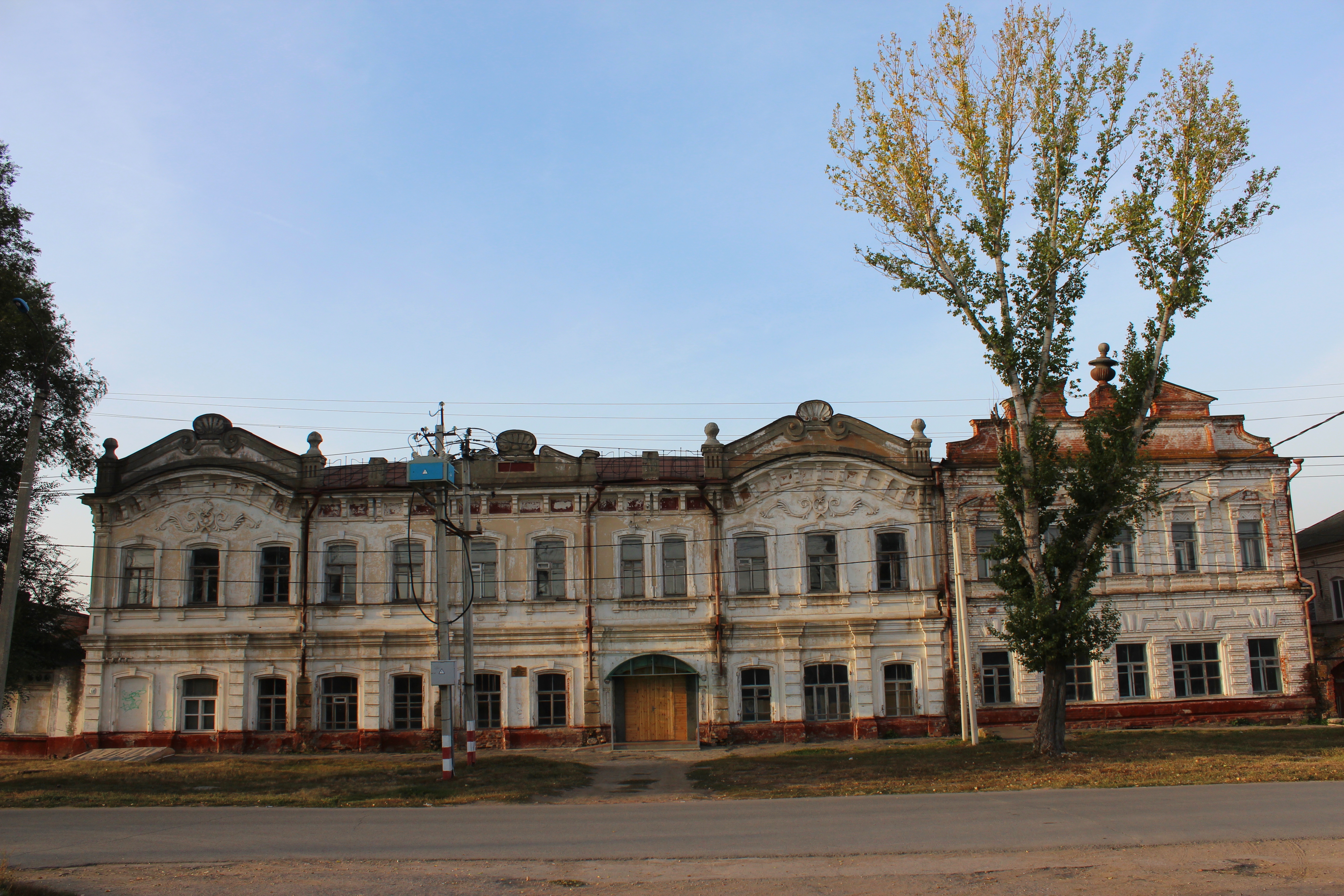 Усадьба волгоградская область. Усадьба Стройкова-Якимова Балаково. Усадьба купца Ермилина Балаково. Дом купца Коростелева Усмань.