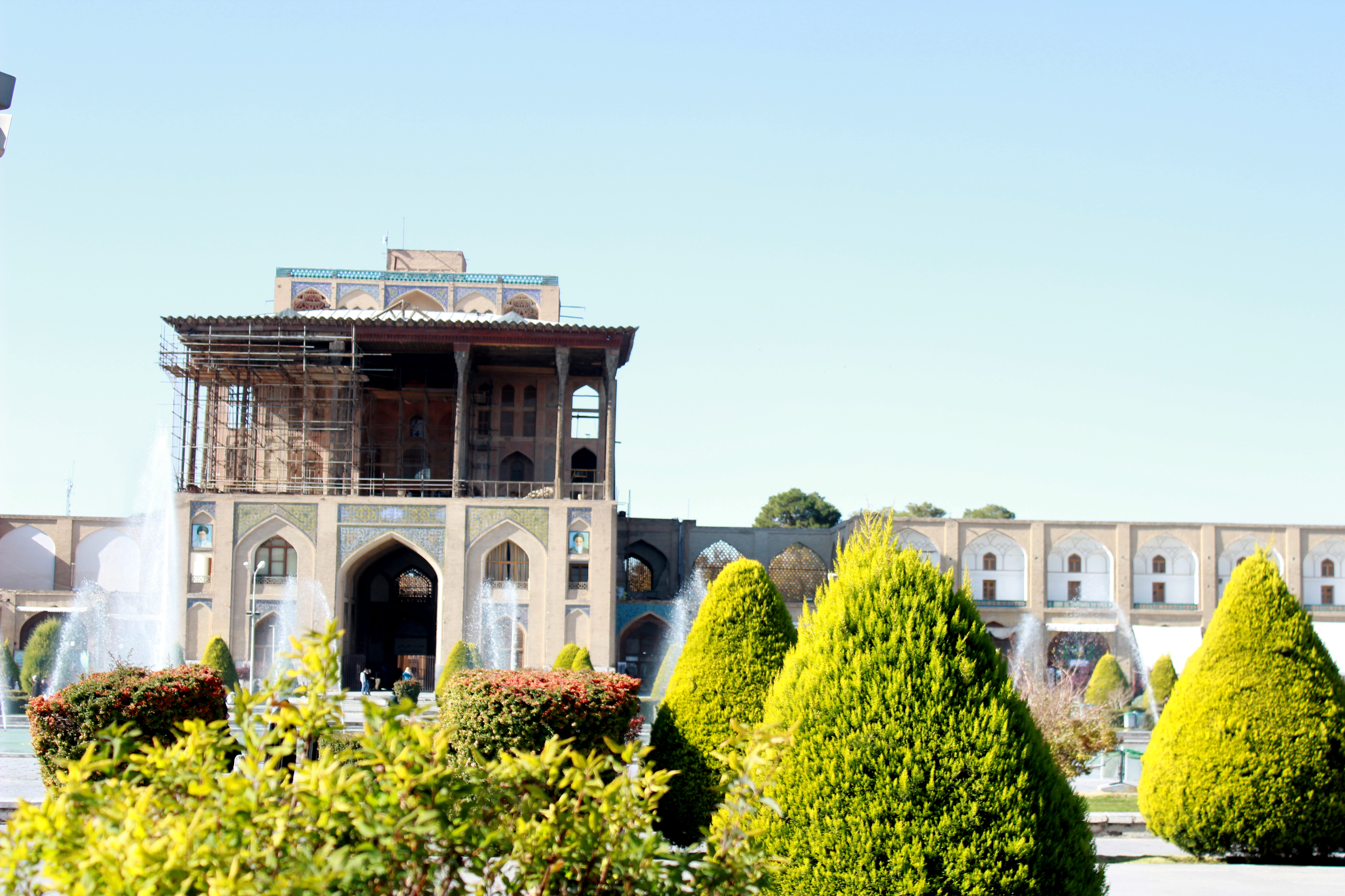 File:کاخ عالی قاپو اصفهان (4).JPG - Wikimedia Commons