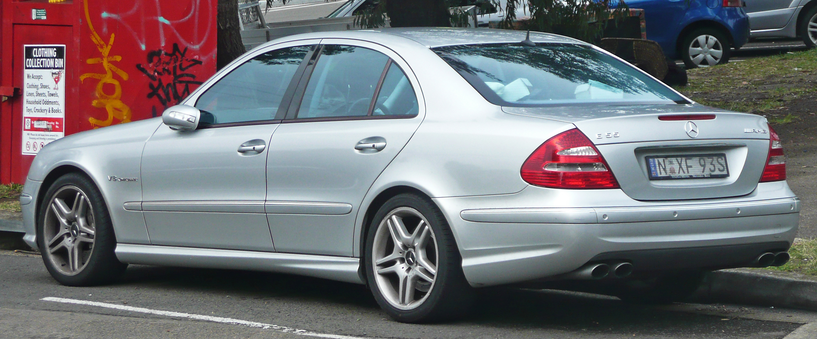 ファイル:2002-2006 Mercedes-Benz E 55 AMG (W211) sedan 01.jpg