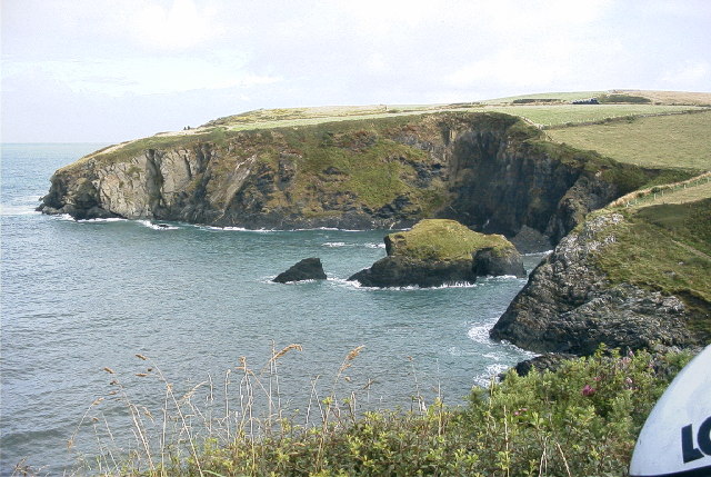 File:Aberdraw, nr. Trevine - geograph.org.uk - 15143.jpg