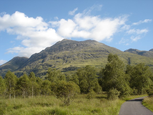 File:Beinn Sgulaird.jpg