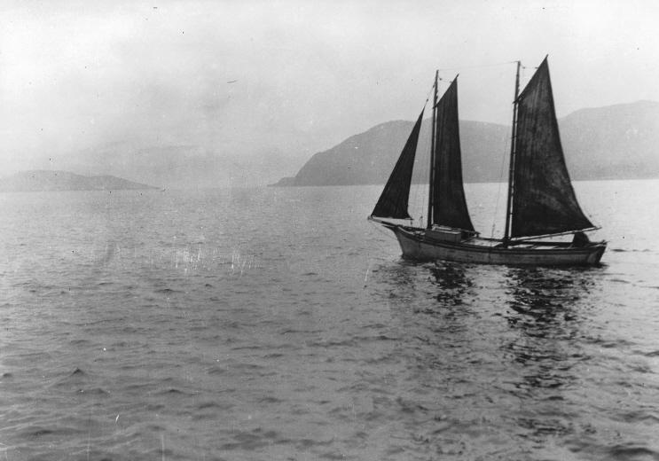 File:Bonne Bay 1908 sailboat.jpg