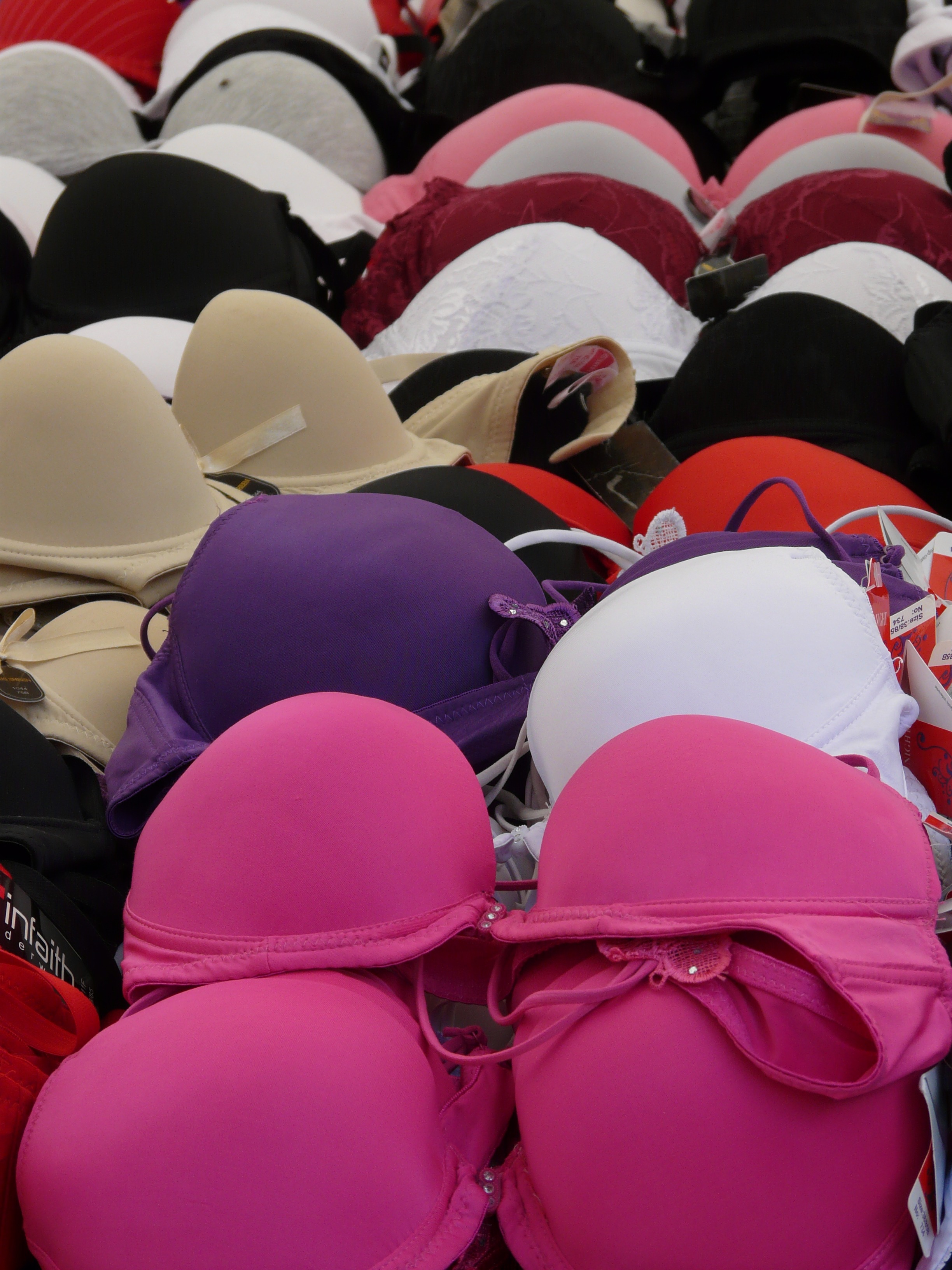 Going Braless: Is Not Wearing a Bra Good for You? - Democratic Naari