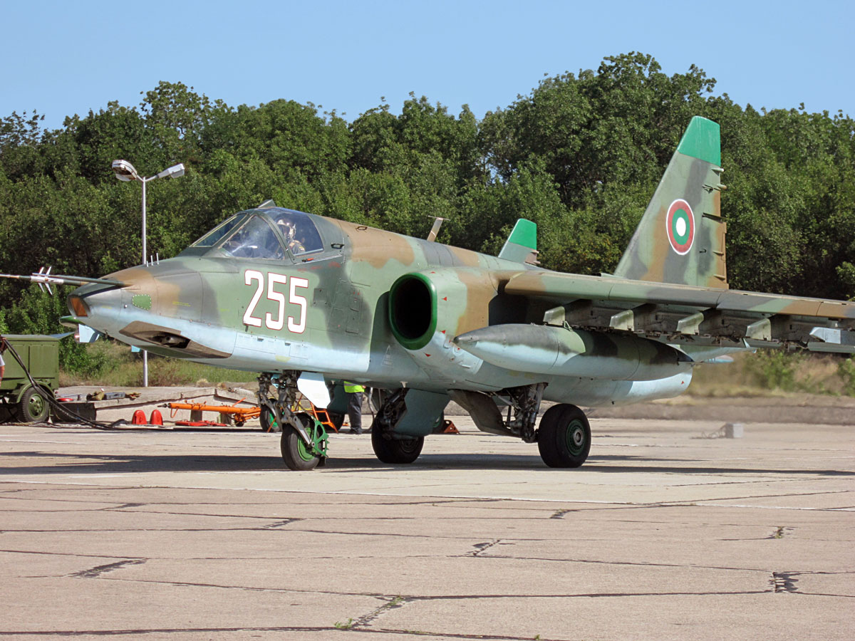 Ustaški Migovi na nebu iznad Donbasa Bulgarian_Su-25K_Frogfoot