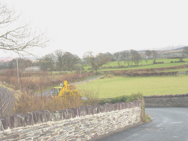 File:Congestion on the narrow, bendy, road leading from Cae Moel bridge - geograph.org.uk - 730677.jpg