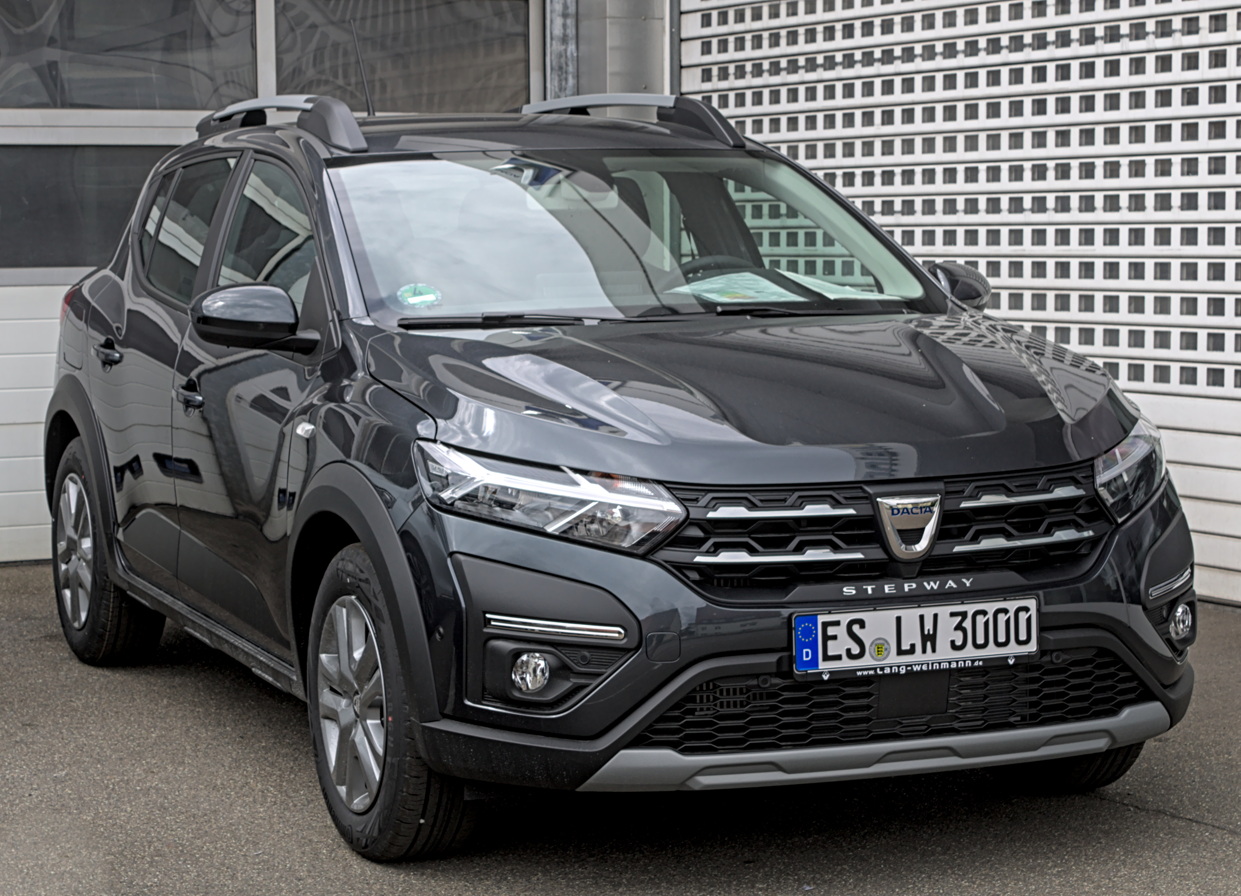 Dacia Sandero Stepway Image & Photo (Free Trial)