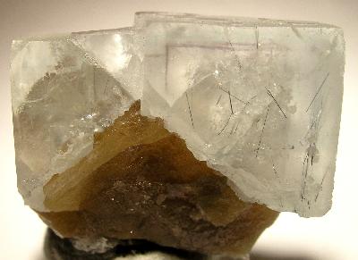 File:Fluorite-Scheelite-md62c.jpg