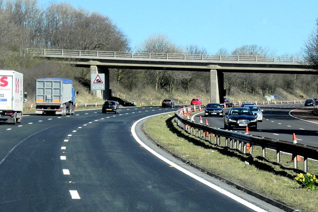 File:Foundry Lane Bridge over the M6 - geograph.org.uk - 3943668.jpg