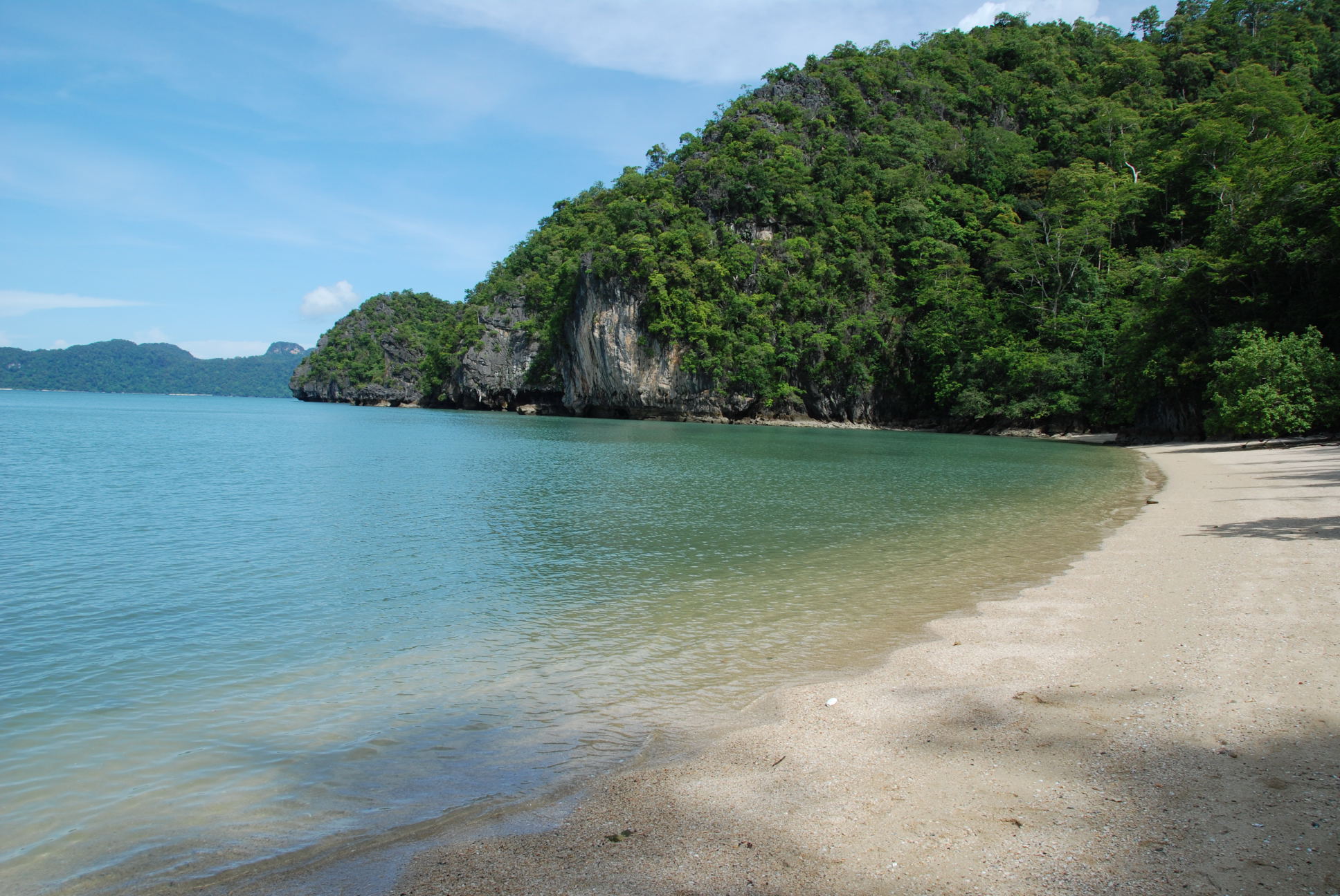 File:Jalan Tanjung Rhu, 07000 Langkawi, Kedah, Malaysia 