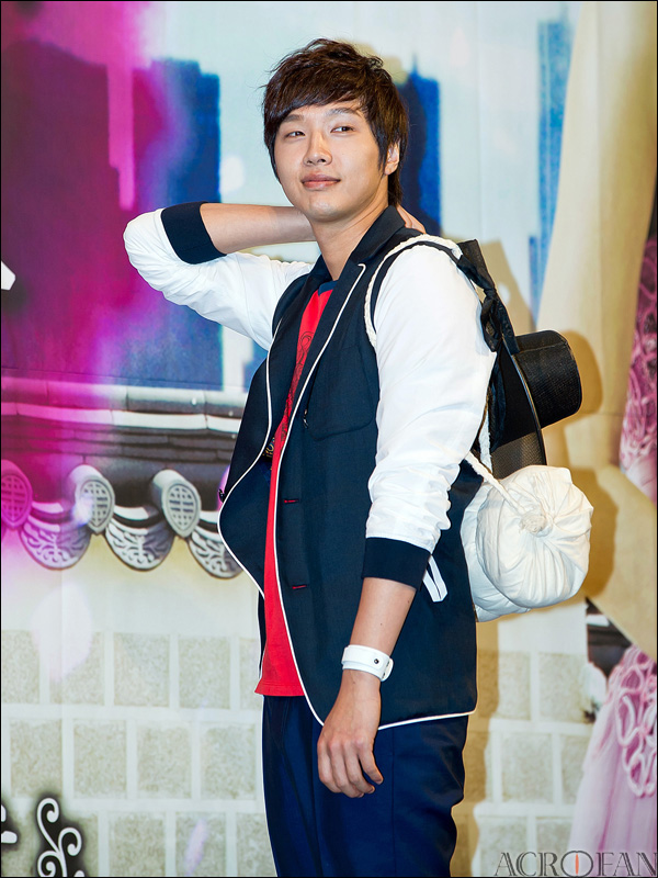 Ji hyun woo