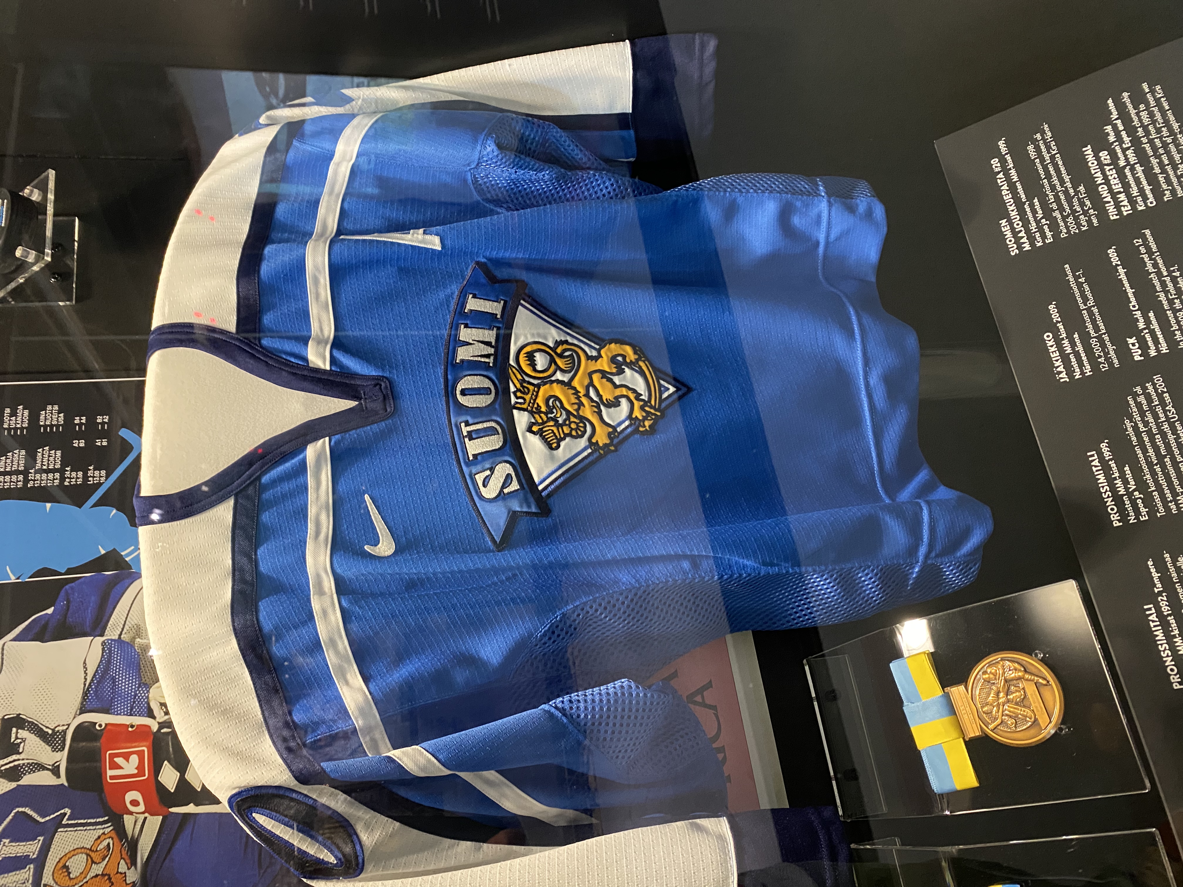 NIKE  TEAM FINLAND 2002 Olympic Throwback Hockey Jersey