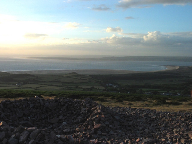 Llanmadoc Hill Cairns - geograph.org.uk - 285999
