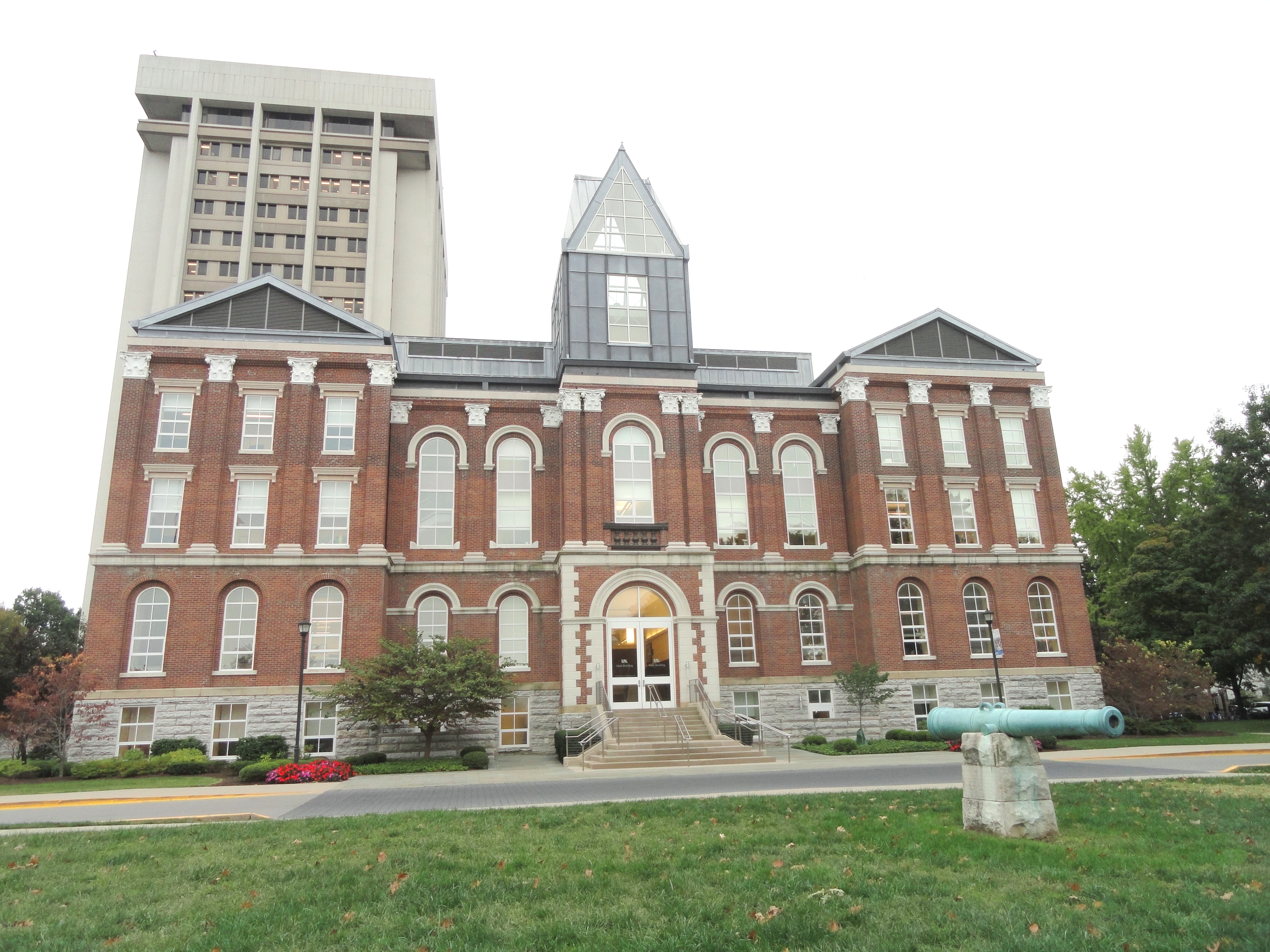 File:Main Building - University of Kentucky - DSC09119.JPG - Wikimedia ...