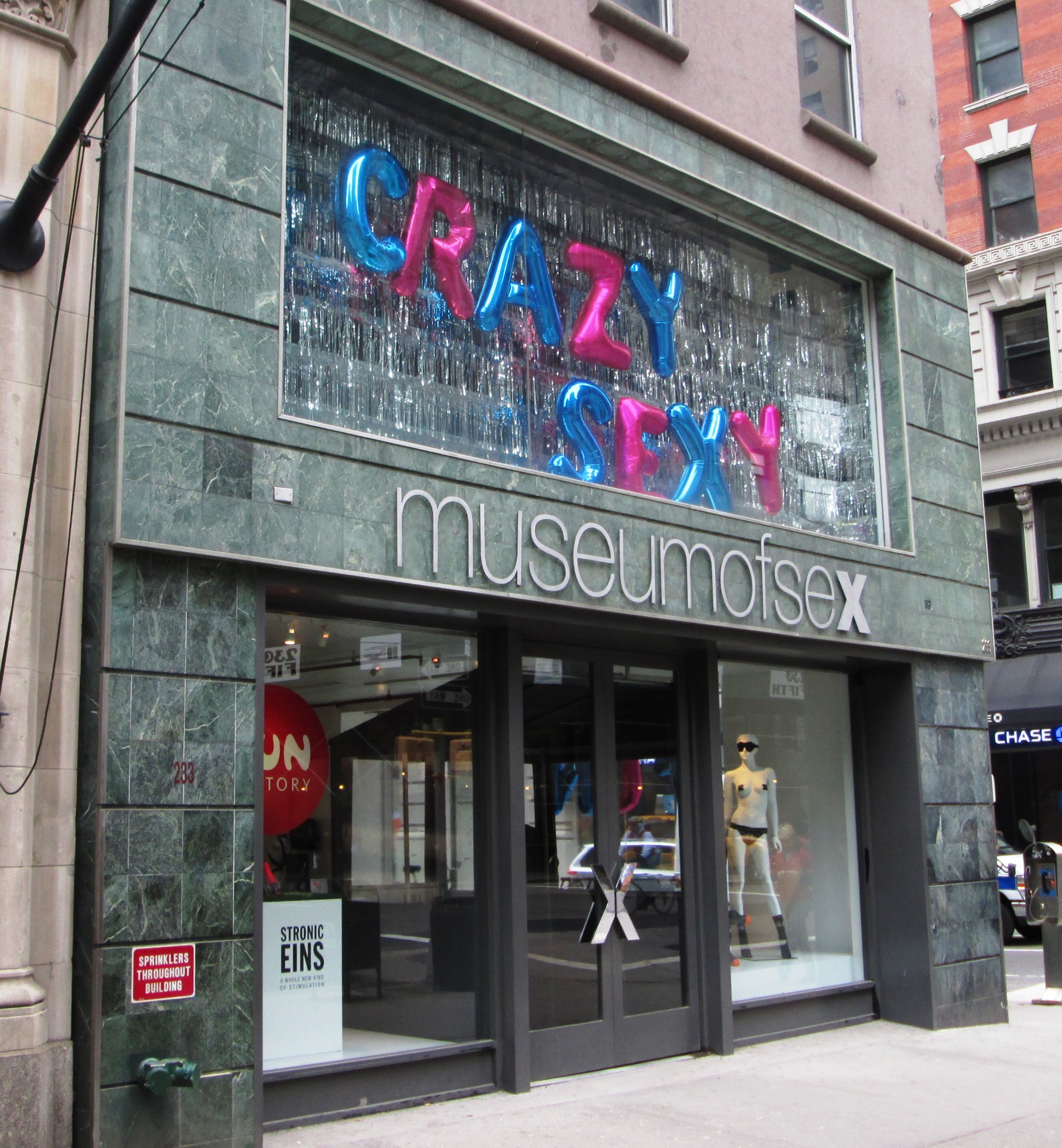 Museum_of_Sex_entrance_from_north.jpg