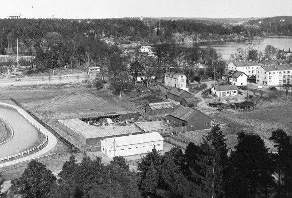 Fil:Nederjärva gård 1957.jpg