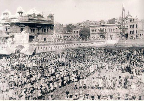 File:Photograph of the Kar Seva initiative (cleaning) being underway at the Golden Temple complex in 1923 02.jpg