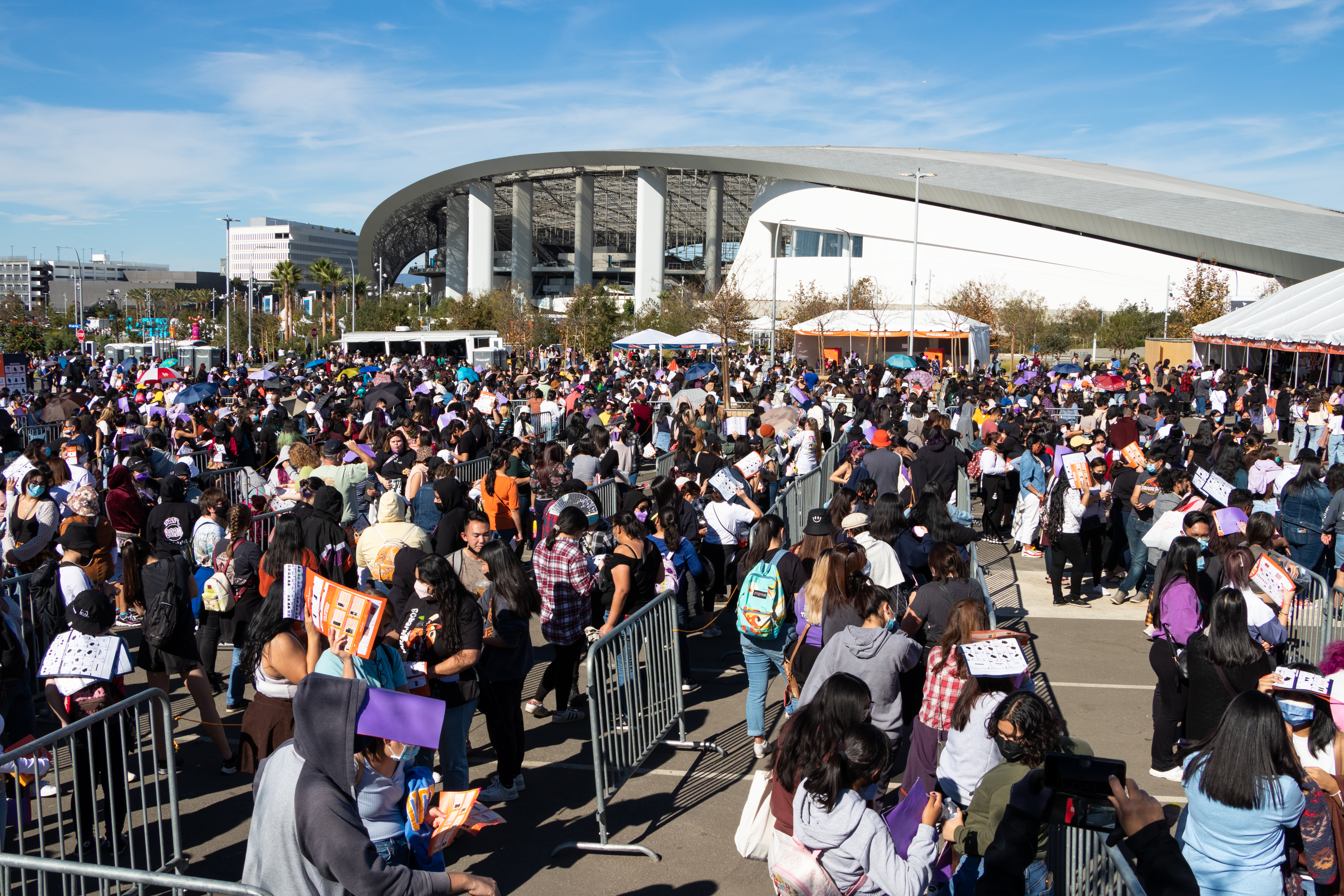 File:Queueing for BTS merch, SoFi Stadium-1.jpg - Wikimedia Commons