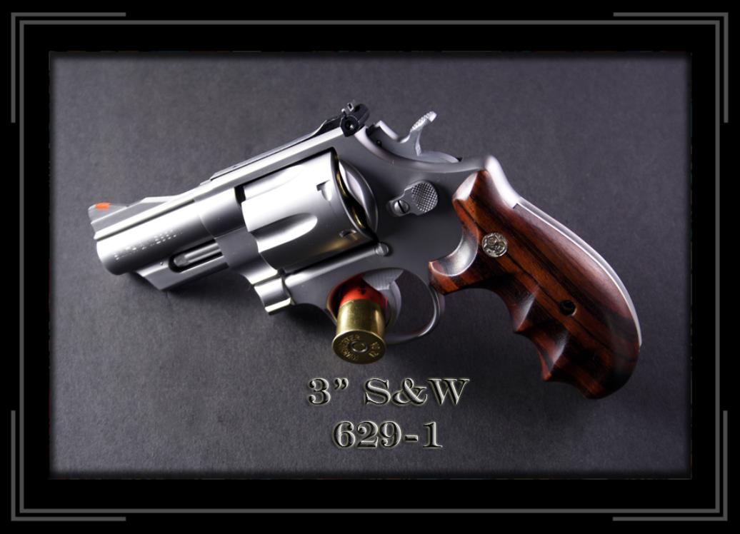 Smith_%26_Wesson_Model_629-1_flickr_szup