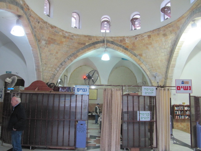 File:Tomb of Rabbi Meir in Tiberias 17.jpg