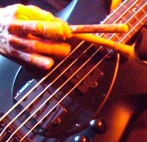 bass player fingers