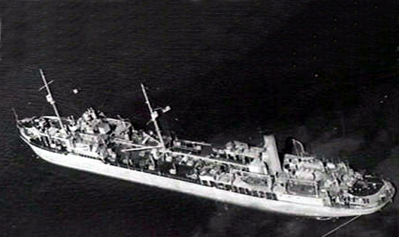 File:USS Trinity (AO-13) in July 1942.jpg