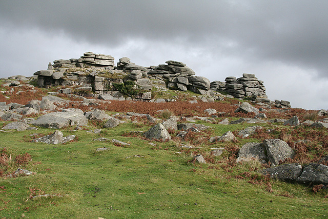 File:Whitchurch, Pew Tor 2 - geograph.org.uk - 1010033.jpg