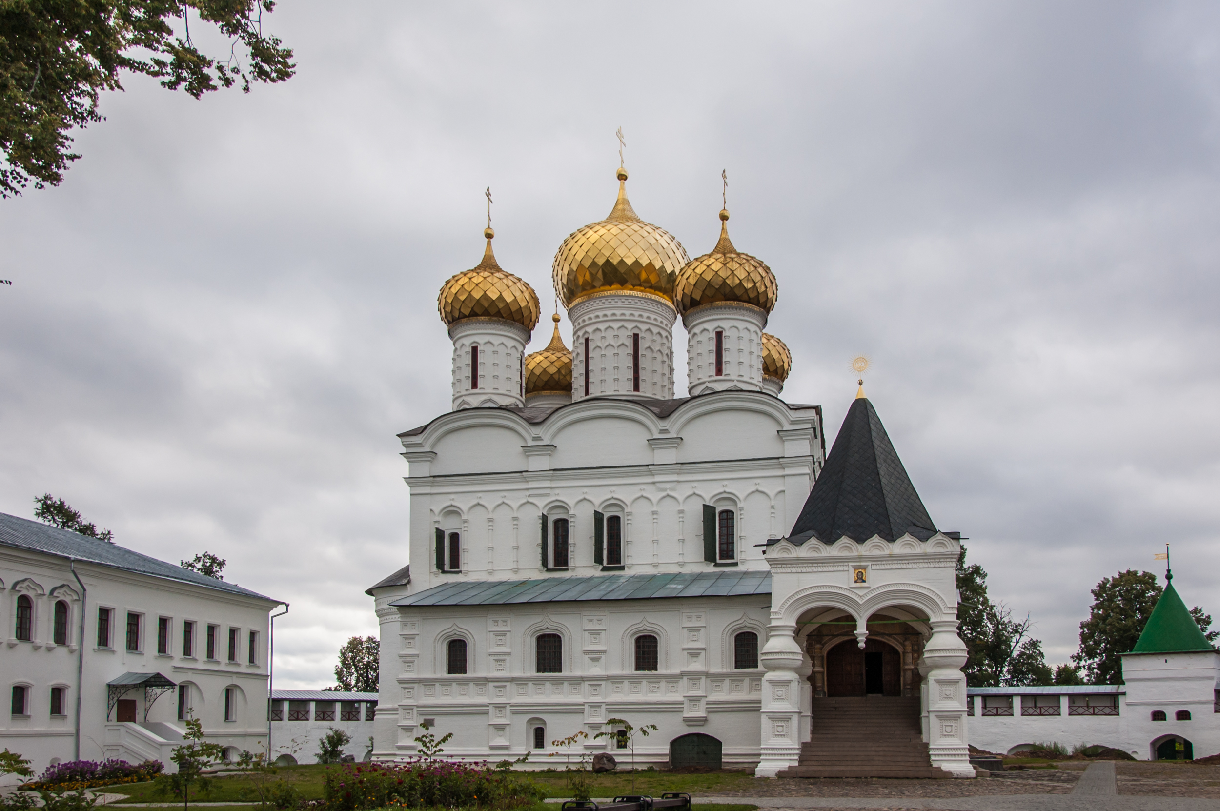 кострома храмы и монастыри