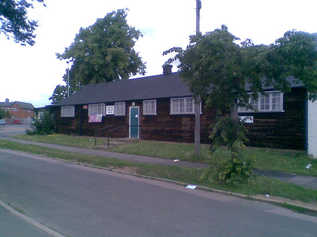 Small picture of Abington Community Centre courtesy of Wikimedia Commons contributors