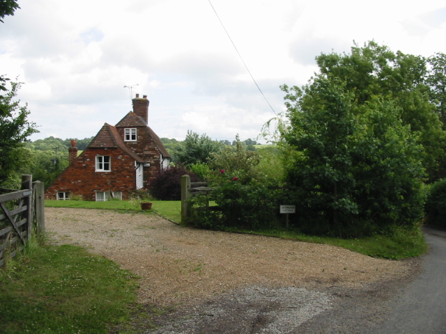 File:Attwater Cottage on Attwaters Lane - geograph.org.uk - 886091.jpg