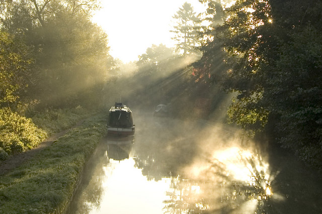 File:Autumn morning on the Oxford Canal - geograph.org.uk - 594229.jpg