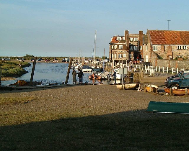 File:Blakeney Quay - geograph.org.uk - 833337.jpg