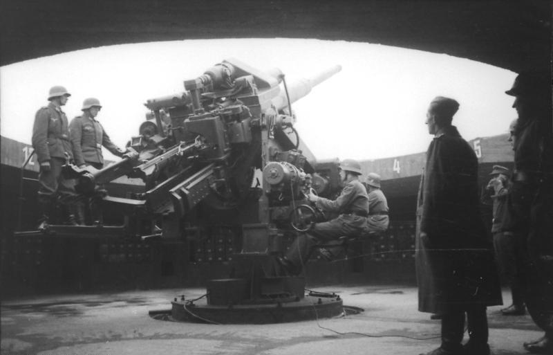 深入柏林納粹防空塔廢墟 見證希特勒的狂妄幻想 by 旅行攝影師張威廉 Wilhelm Chang
